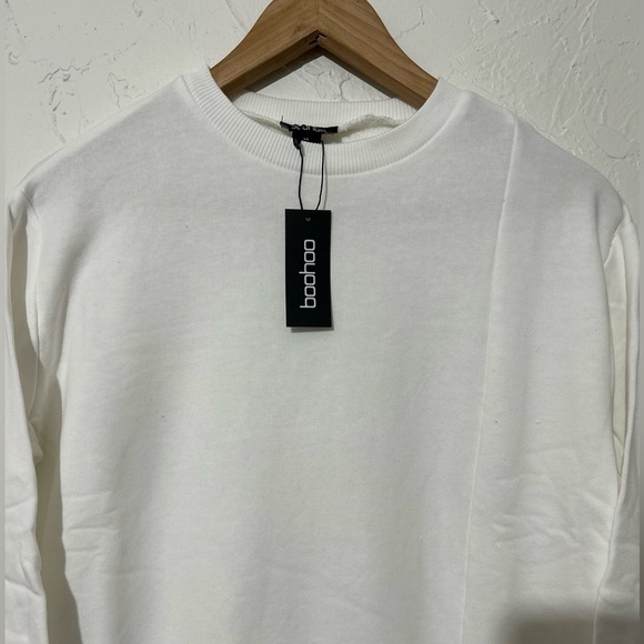 Boohoo White Long Sleeve Ruched Sweatshirt Dress Sz XS | Casual Chic Fall Outfit - Picture 3 of 11
